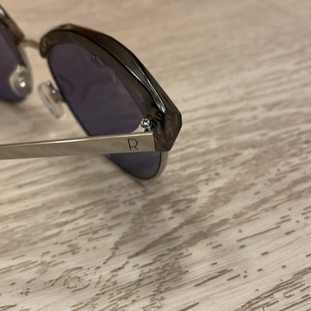 Tortoise Shell Sunglasses - Picture 5 of 6